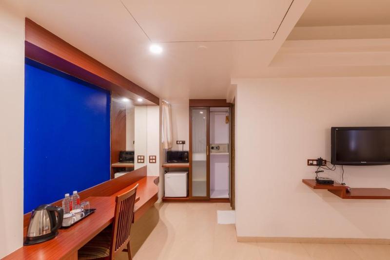 Hotel Mint Montvert Baner Pune Dış mekan fotoğraf